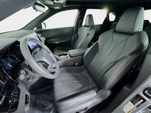 Used 2024 Lexus RX 500h F Sport image 12