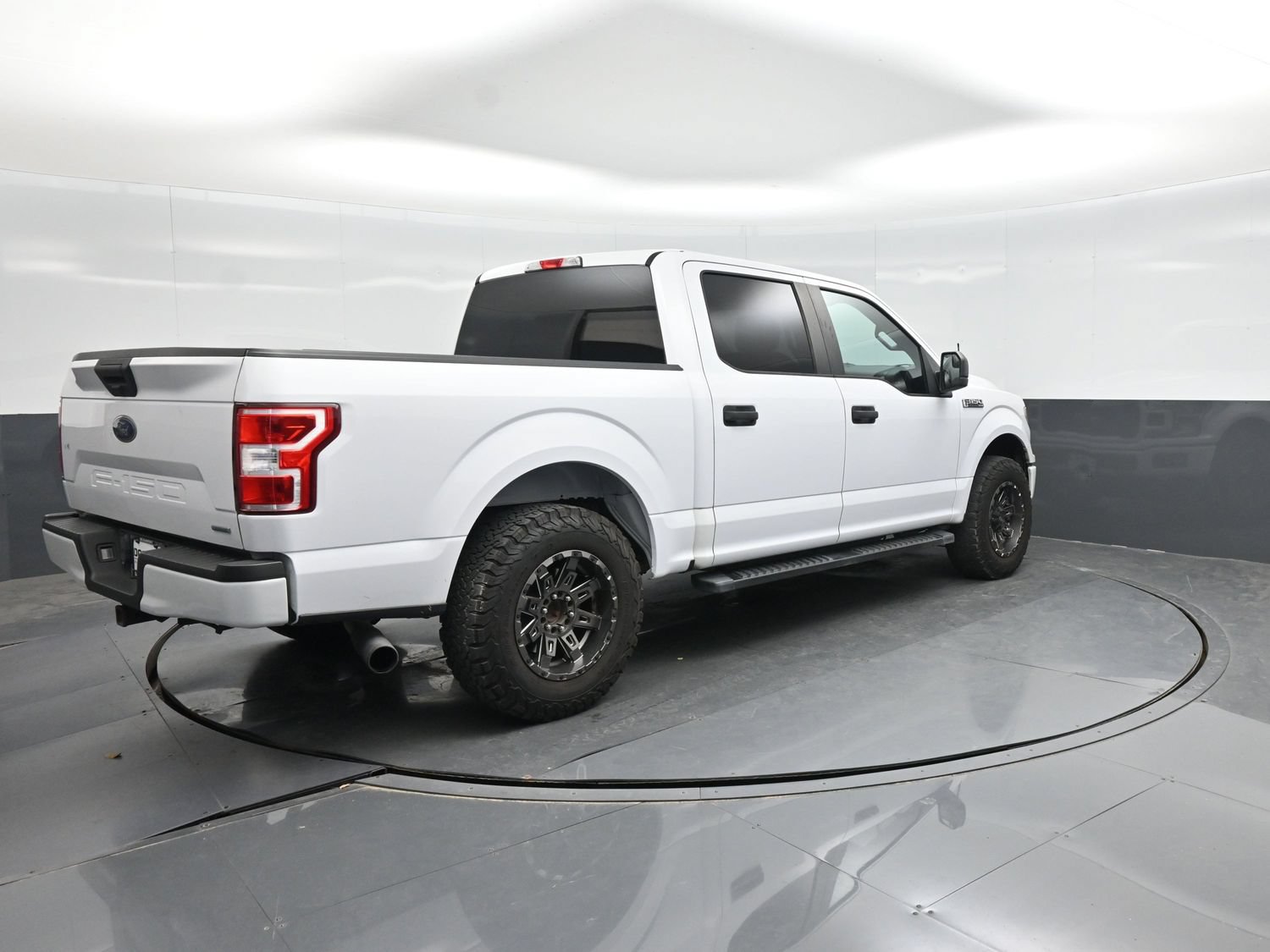Used 2019 Ford F150 XL w/ Equipment Group 101A Mid RWD image 9