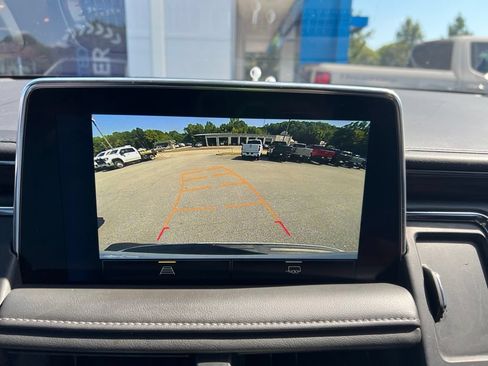 Used 2022 Chevrolet Tahoe Z71 AWD/4WD image 9