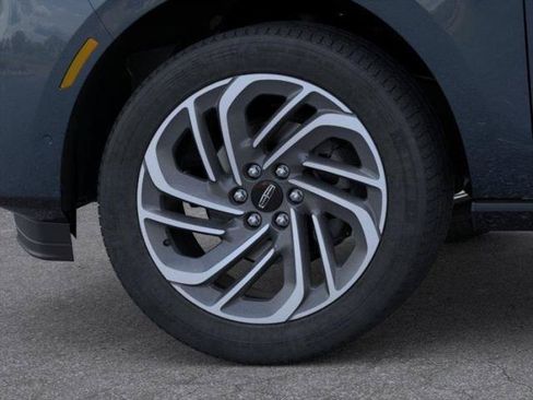 New 2026 Lincoln Navigator L Reserve AWD/4WD image 19
