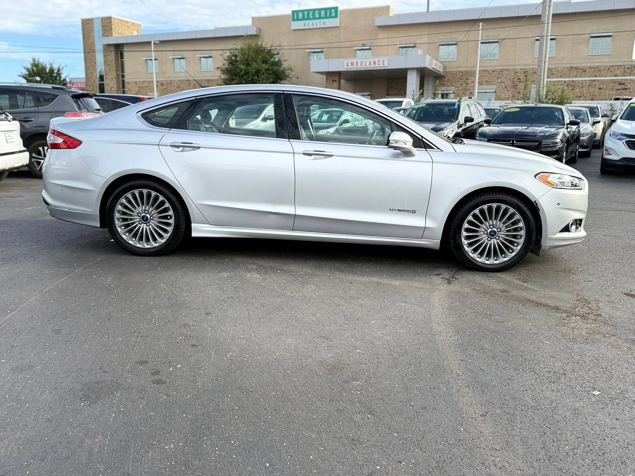 Used 2014 Ford Fusion Titanium FWD image 2
