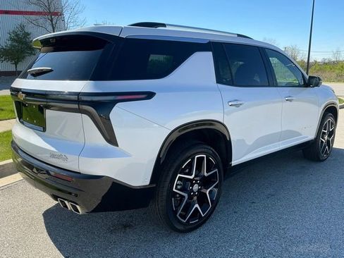 Used 2025 Chevrolet Traverse High Country AWD/4WD image 6