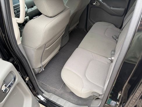 Used 2019 Nissan Frontier SV image 33