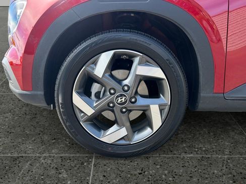 Used 2025 Hyundai Venue SEL FWD image 5