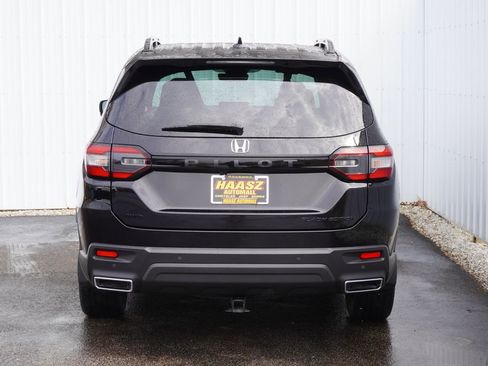 Used 2025 Honda Pilot Black Edition image 5