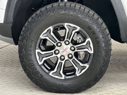 Used 2023 GMC Canyon AT4 w/ AT4 Premium Package image 11