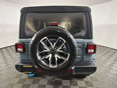 Used 2024 Jeep Wrangler Unlimited AWD/4WD image 3