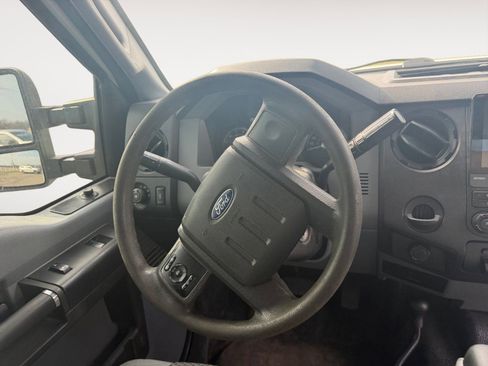 Used 2014 Ford F250 XL w/ Power Equipment Group image 12