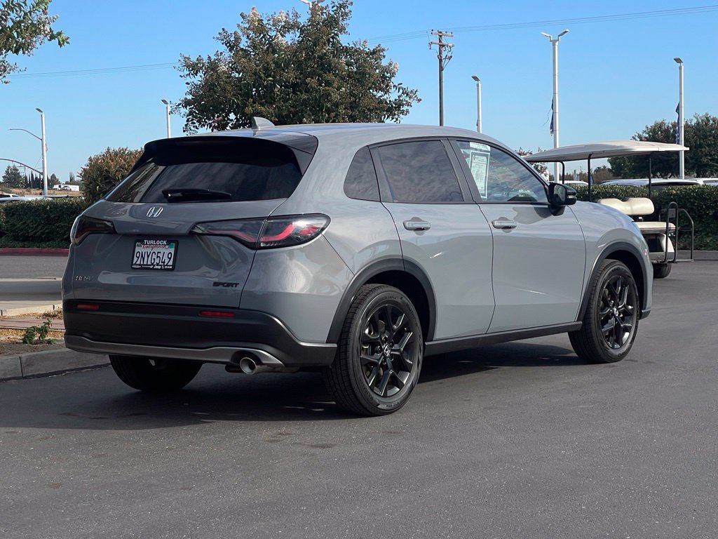 Used 2025 Honda HR-V Sport image 4