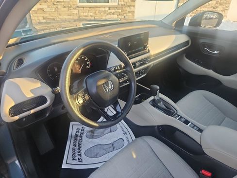 Used 2024 Honda HR-V LX image 12