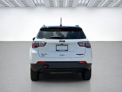Used 2025 Jeep Compass Trailhawk AWD/4WD image 8
