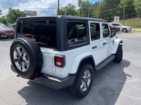 Used 2019 Jeep Wrangler Unlimited Sahara AWD/4WD image 8