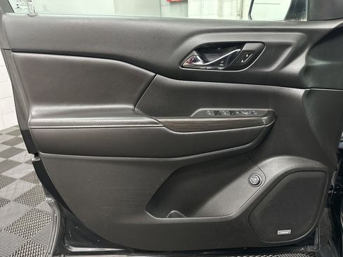 Used 2017 GMC Acadia SLT image 17