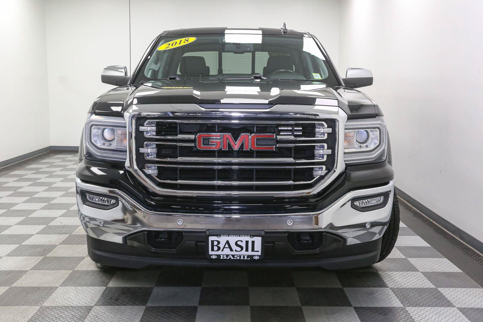 Used 2018 GMC Sierra 1500 SLT w/ SLT Premium Package AWD/4WD image 3