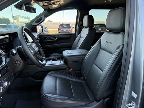 Used 2025 GMC Yukon XL Denali image 26