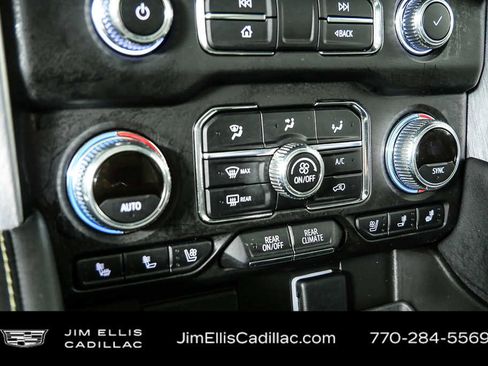 Used 2022 GMC Yukon SLT w/ SLT Premium Package RWD image 17