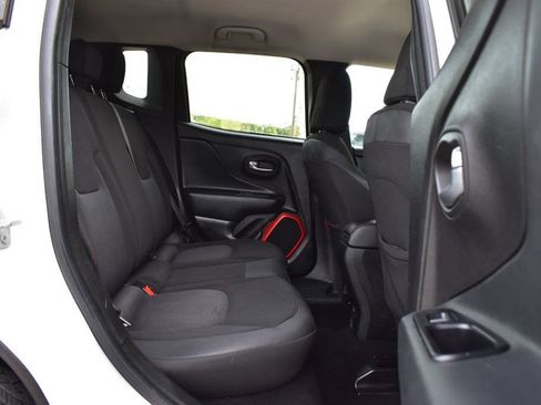 Used 2017 Jeep Renegade Trailhawk AWD/4WD image 18