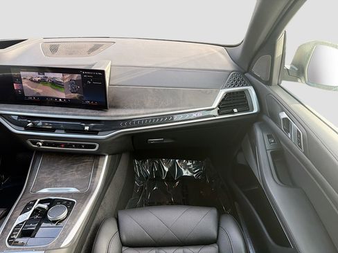 Used 2024 BMW X5 xDrive40i w/ Premium Package image 19
