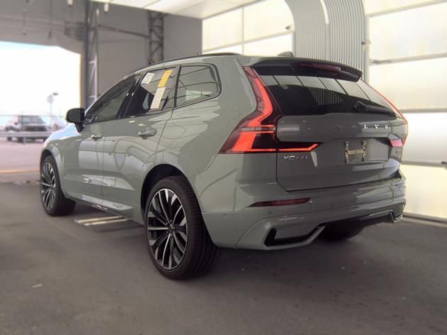 Used 2026 Volvo XC60 B5 Ultra AWD/4WD image 3