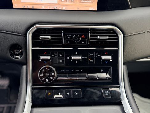 Used 2026 Nissan Armada SL w/ Captain's Chari Seat Package image 21