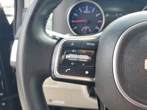 Used 2024 Kia Carnival LX FWD image 29