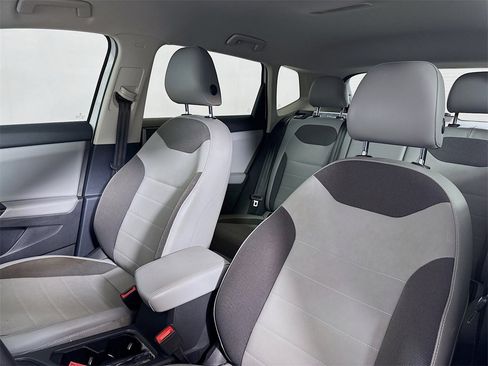 Used 2022 Volkswagen Taos SE w/ IQ.Drive SE Package image 8