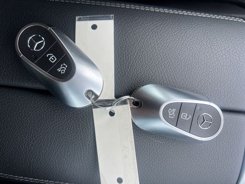 Used 2025 Mercedes-Benz C 300 4MATIC Sedan image 39