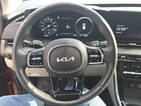 Used 2024 Kia Carnival SX image 36