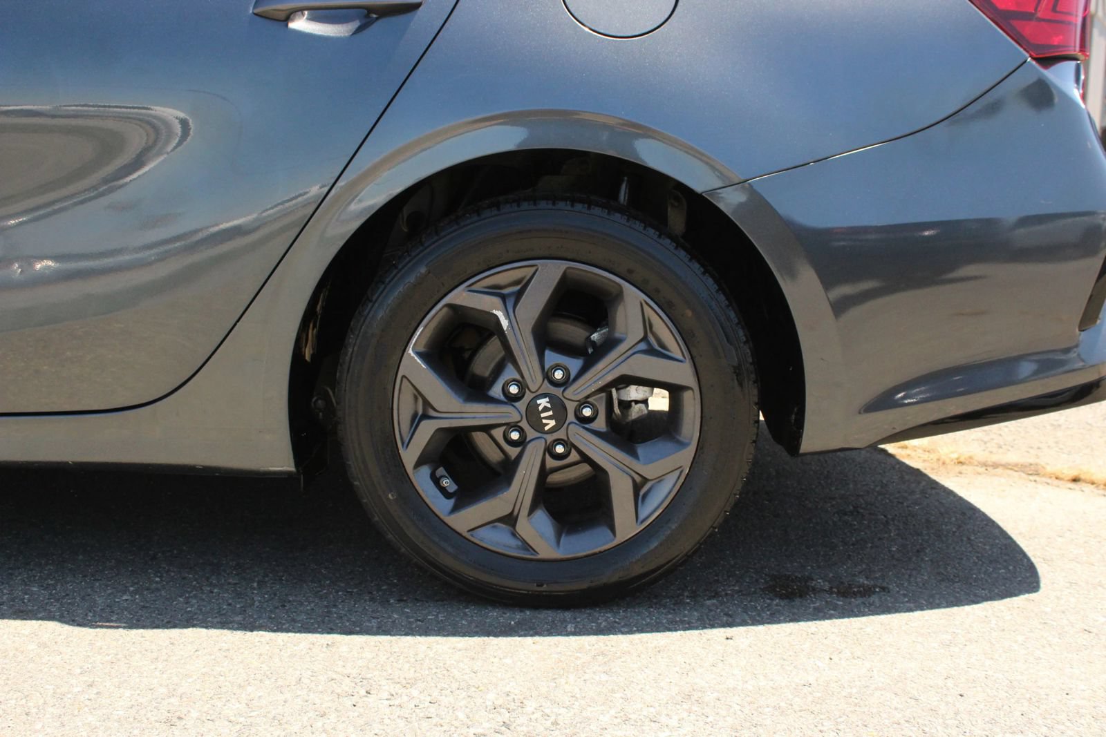 Used 2021 Kia Forte LXS FWD image 4