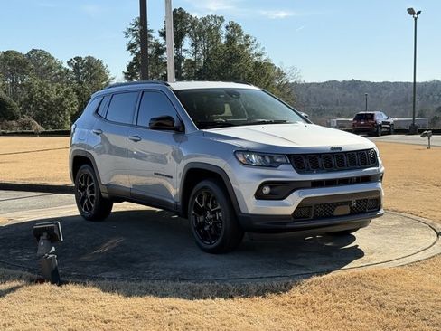 New 2026 Jeep Compass Latitude image 9