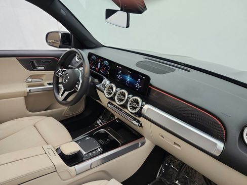 Used 2022 Mercedes-Benz GLB 250 image 19