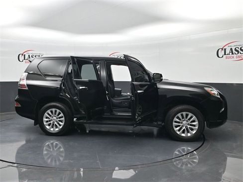 Used 2016 Lexus GX 460 image 33