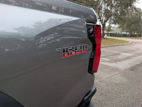 Used 2025 Chevrolet Colorado Trail Boss image 14