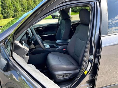 Used 2024 Toyota RAV4 XLE AWD/4WD image 10