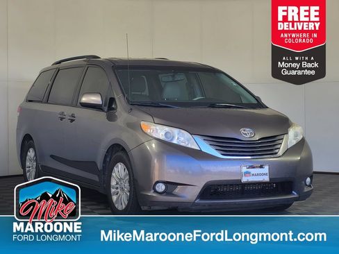 Used 2014 Toyota Sienna XLE FWD image 1