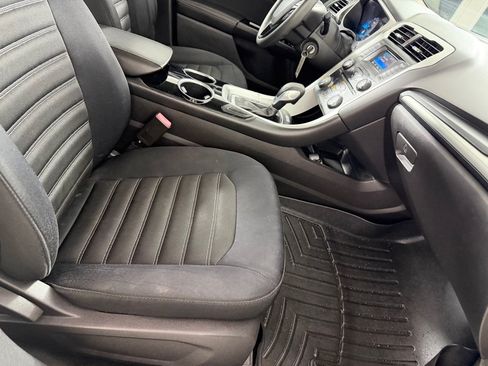 Used 2013 Ford Fusion SE FWD image 19