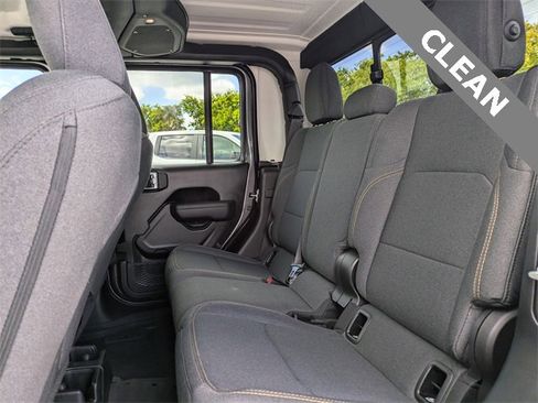 Used 2024 Jeep Gladiator Sport image 14