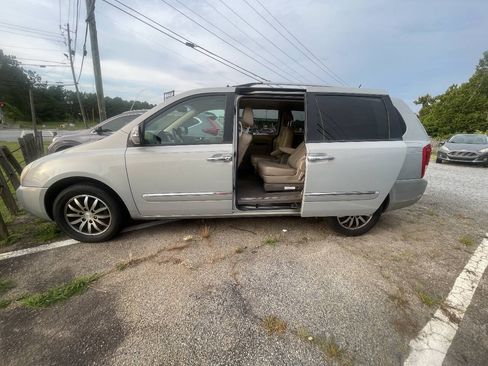 Used 2012 Kia Sedona EX w/ Luxury Pkg FWD image 8