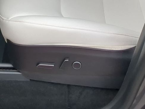 Used 2023 Tesla Model Y Performance AWD/4WD image 15