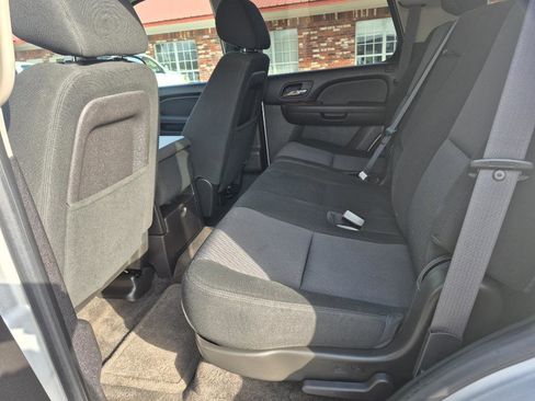 Used 2010 GMC Yukon SLE w/ Convenience Package image 17