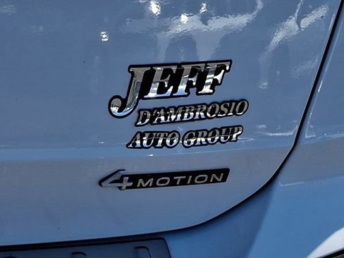 Certified 2022 Volkswagen Taos SE w/ Panoramic Sunroof Package image 37