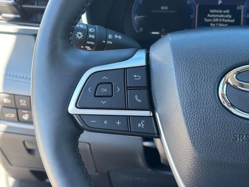 Certified 2025 Toyota Highlander Limited image 16