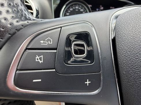 Used 2017 Mercedes-Benz E 300 4MATIC image 33