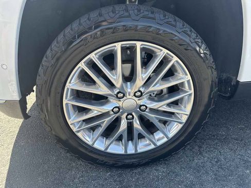 Used 2018 Jeep Grand Cherokee Summit RWD image 8