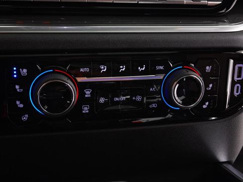 New 2026 Chevrolet Silverado 1500 High Country w/ High Country Premium Package AWD/4WD image 32