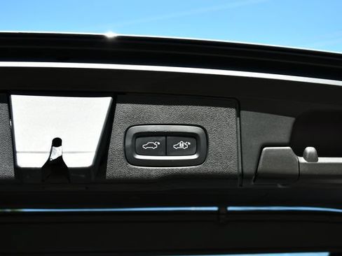 Certified 2024 Volvo XC60 B5 Core w/ Climate Package AWD/4WD image 30