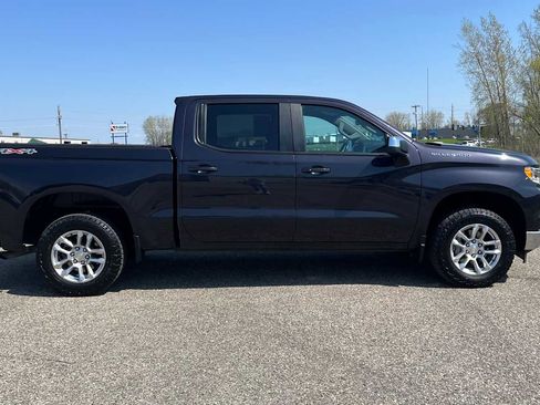 Used 2023 Chevrolet Silverado 1500 LT AWD/4WD image 3