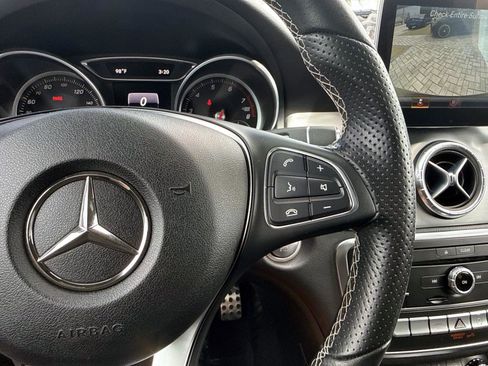 Used 2017 Mercedes-Benz CLA 250 image 31