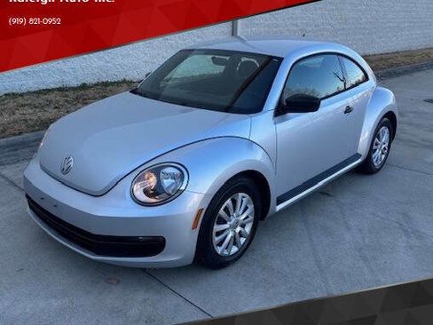 Used 2012 Volkswagen Beetle 2.5 image 1