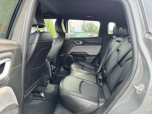 Used 2024 Jeep Compass Latitude image 15